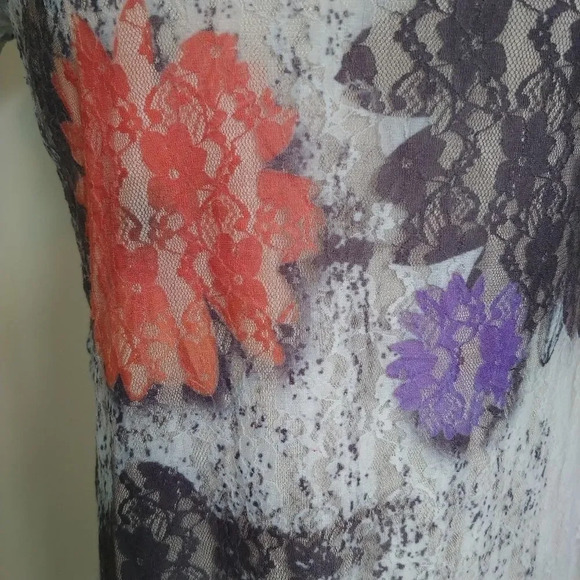 VEX & Co T-shirt, Flower Print Lace  Overlay, L - Picture 3 of 6
